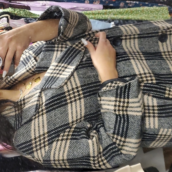 Spring Coat - Picture 3 of 4